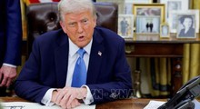 Tổng thống Trump ra tuyên bố bất ngờ liên quan đến tàu hàng rời eo biển Hormuz