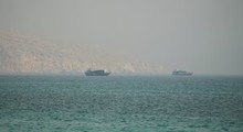 Iran tuyên bố đóng eo biển Hormuz