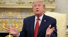 Tổng thống Trump kêu gọi Iran đầu hàng, dọa tấn công Oman