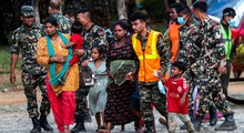 Nepal chạy đua giải cứu hàng trăm người mắc kẹt trong đường hầm thủy điện