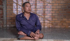 Mái ấm gia đình Việt: Cậu bé Minh Tiến bán vé số phụ giúp cha mẹ khuyết tật