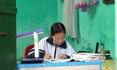 Ánh Tuyết: Cô bé lớp 7 nghị lực và người mẹ một mắt - Mái ấm gia đình Việt