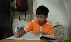 Viết Hiếu mồ côi cha, sống trong nỗi lo mất mẹ mỗi ngày - Mái ấm gia đình Việt