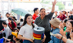 "Mái ấm gia đình Việt" tập 50 trao gần 300 triệu đến tay các em nhỏ mồ côi