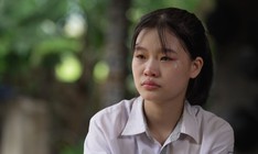 Lớn lên trong gian khó, Minh Hằng hiểu chuyện đến đau lòng