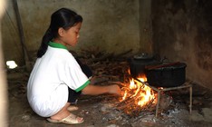 Chúc Ly mất cha từ nhỏ, mẹ bệnh nặng và ước mơ làm bác sĩ - Mái ấm gia đình Việt