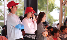 Vân Trang, Huy Khánh xúc động khi trở lại "Mái ấm gia đình Việt"