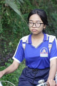 Mái ấm gia đình Việt: Bữa sáng nửa gói mì của cô bé mồ côi