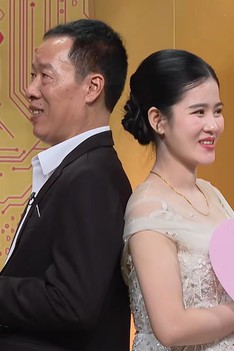 Đi mua đồ gọi bằng “chú”, bị “dụ” học nghề may rồi ở lại vì trời mưa | Vợ chồng son