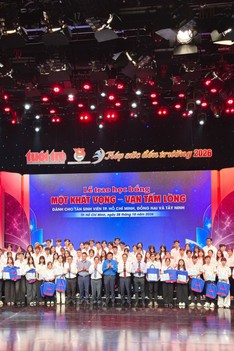 Học bổng Tiếp sức đến trường: Nâng bước những giấc mơ