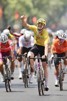 Chặng 9 sôi động Cố đô Huế: Marchuk Dzianis thống trị bảng tổng sắp