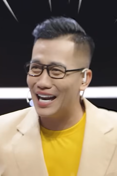 Hoàng Rapper "đứng hình" với đáp án "trốn vô tủ khi có cháy" của bé trai
