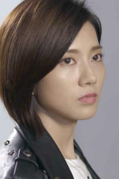 Bà trùm: Cặp song sinh hoán đổi và bánh xe số mệnh