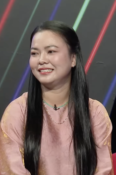 Bạn muốn hẹn hò: Cô gái chưa gì đòi cho nhà trai nợ 2 "cái hôn"