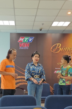 Ngân mãi Chuông vàng tháng 6: Sống lại ký ức kiệt tác "Dưới hai màu áo" của NSND Kim Cương