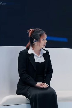 Trò chuyện với tương lai: Không ai sống thay cuộc đời của bạn