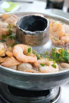 Hương vị Gia Định: Khám phá nét ẩm thực đặc trưng giữa lòng Chợ Lớn