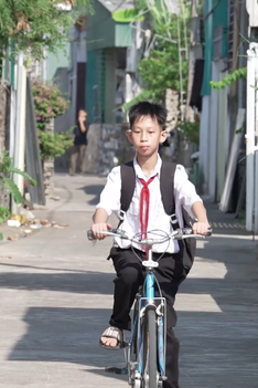Mái ấm gia đình Việt: Cậu bé mong cha được sống lâu cùng gia đình