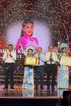 Huỳnh Kim Tho đăng quang Chuông vàng vọng cổ 2026