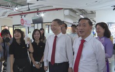 Đoàn đại biểu dự Đại hội Đảng bộ TP. Hồ Chí Minh lần thứ I khảo sát thực tiễn về phát triển kinh tế số