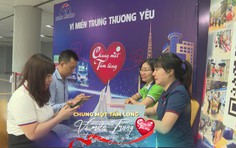 Người dân TP. Hồ Chí Minh chung tay ủng hộ đồng bào miền Trung tại các nhà ga Metro