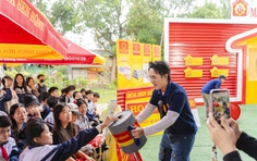 Khán giả Hà Nội đội mưa nán lại đến phút cuối cùng "Mái ấm gia đình Việt"