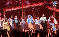 Anh trai “Say hi” 2025 Tập 8: đội HUSTLANG Robber biến sân khấu thành con tàu anime - KHOI VU xúc động khi nhắc về gia đình