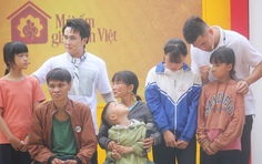 Nguyễn Tiến Linh lần đầu xuất hiện tại "Mái ấm gia đình Việt"