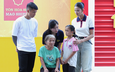 Mái ấm gia đình Việt - Tập 37: Hoàng Thùy và Bùi Tiến Dũng góp sức mang về 94 triệu đồng cho các em mồ côi