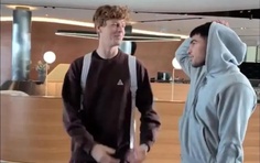 Alcaraz và Sinner cùng đến Melbourne, sẵn sàng cho Úc Mở rộng