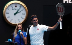 Roger Federer đã trở lại Melbourne giao lưu với các tay vợt và khán giả