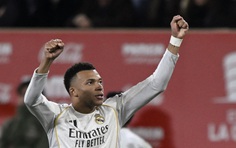 Mbappe lập cú đúp giúp Real Madrid vươn lên dẫn đầu La Liga