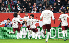 Bundesliga: Bayern Munich bị Augsburg cầm hòa