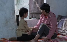 Mái ấm gia đình Việt: Cha mất vì đột tử, ba anh em bật khóc sợ mất mẹ