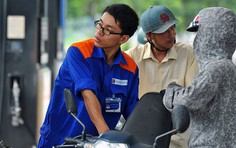 Vì sao giá xăng dầu đồng loạt giảm mạnh, có loại hạ tới 5.600 đồng/lít?