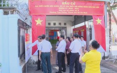 Đoàn ông Nguyễn Công Danh kiểm tra công tác chuẩn bị bầu cử