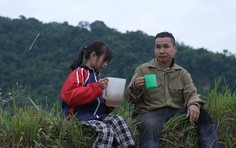 Mái ấm gia đình Việt: Thanh Hương tặng toàn bộ cát-xê cho cặp chị em sinh đôi