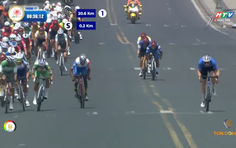 "Áo Xanh" Marchuk Dzianis thể hiện sở trường nước rút dành trọn Sprint 2 chặng 17