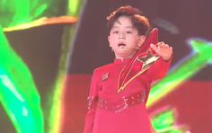 Bé Hải Đăng 5 tuổi gây bất ngờ với bài hát "Phù Đổng Thiên Vương"