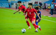 HLV Kim Sang Sik có một "máy quét" đặc biệt