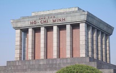 Đông đảo du khách đến viếng lăng Chủ tịch Hồ Chí Minh nhân dịp Lễ Quốc khánh