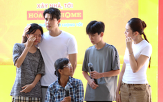 Hai anh em vẫn luôn chờ mẹ trở về | Mái ấm gia đình Việt