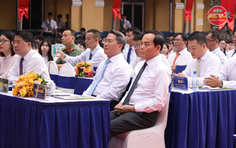 Bí thư Thành ủy và Chủ tịch UBND Thành phố dự lễ khai giảng tại Trường THPT Trần Khai Nguyên