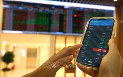 Chứng khoán phiên cuối tháng 4 điều chỉnh sâu trước kỳ nghỉ lễ