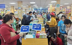 TP. Hồ Chí Minh: Sách giáo khoa “cháy hàng” cục bộ trước ngày khai giảng