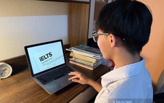 Đề xuất bỏ điểm cộng IELTS, học sinh lớp 12 loay hoay tính lại phương án xét tuyển đại học