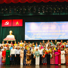 Phóng viên, biên tập viên, văn nghệ sĩ tiêu biểu gặp gỡ lãnh đạo TP đầu năm Bính Ngọ 2026