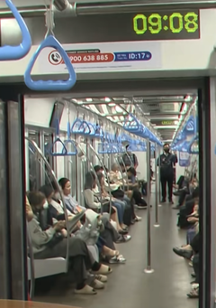 Metro số 1: Phương thức thanh toán không dùng tiền mặt chiếm 90%