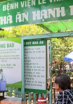 “Nhà ăn hạnh phúc”: Hơn 300 suất ăn tiếp sức miễn phí mỗi ngày tại bệnh viện