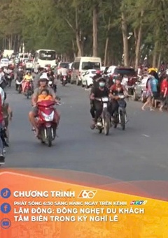 Lâm Đồng đông nghẹt du khách tắm biển trong kỳ nghỉ Lễ